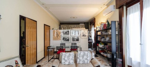 4 bedrooms Villa in Cassago Brianza, Italy No. 373286 3