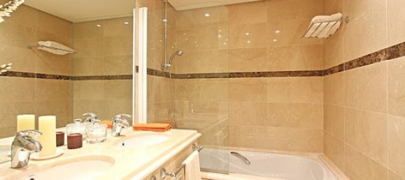 Apartamento de 3 dormitorios en Marbella, Spain No. 141157 16