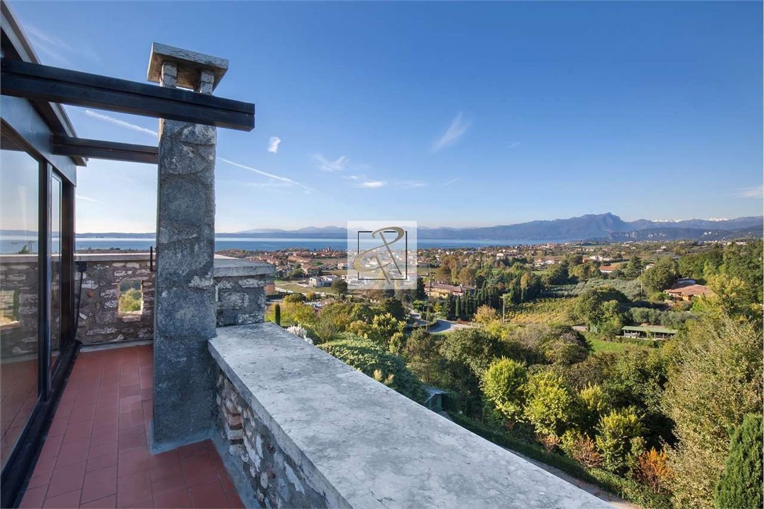 5 rooms Apartment in Lazise, Italy No. 60175