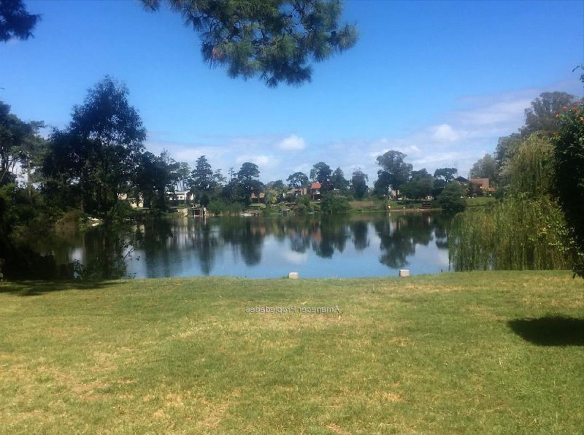 3 bedrooms House in Canelones, Uruguay No. 2211