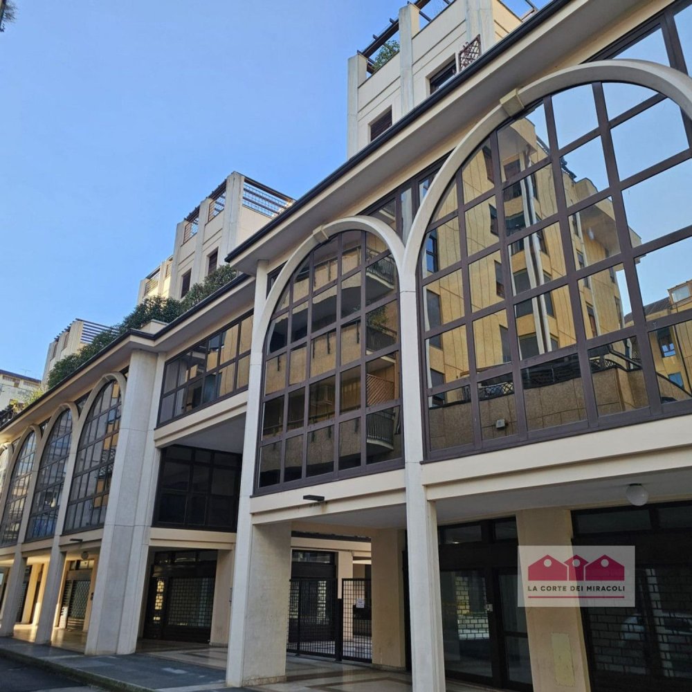 243m² Office in Vicenza, Italy No. 13299