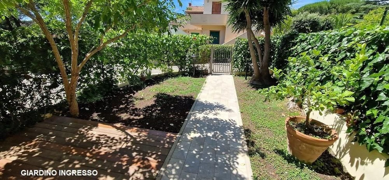 4 rooms Apartment in Rosignano Marittimo, Italy No. 211065