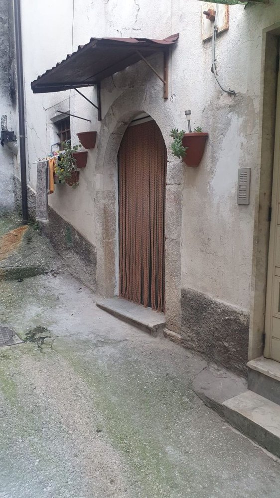 Casa de 4 divisões em Cerro al Volturno, Italy N.º 283095