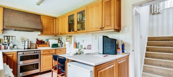 4 bedrooms House in Newbury, United Kingdom No. 10459 4