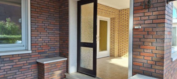 4 rooms Bungalow in Leer, Germany No. 329155 10