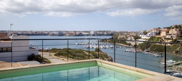 Villa de 4 dormitorios en Mahon, Spain No. 5422 3