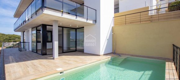 Villa de 4 dormitorios en Mahon, Spain No. 5422 4