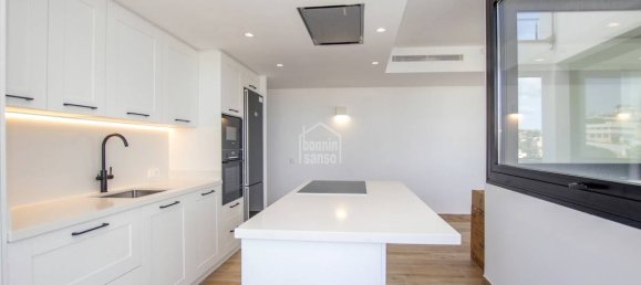 Villa de 4 dormitorios en Mahon, Spain No. 5422 9