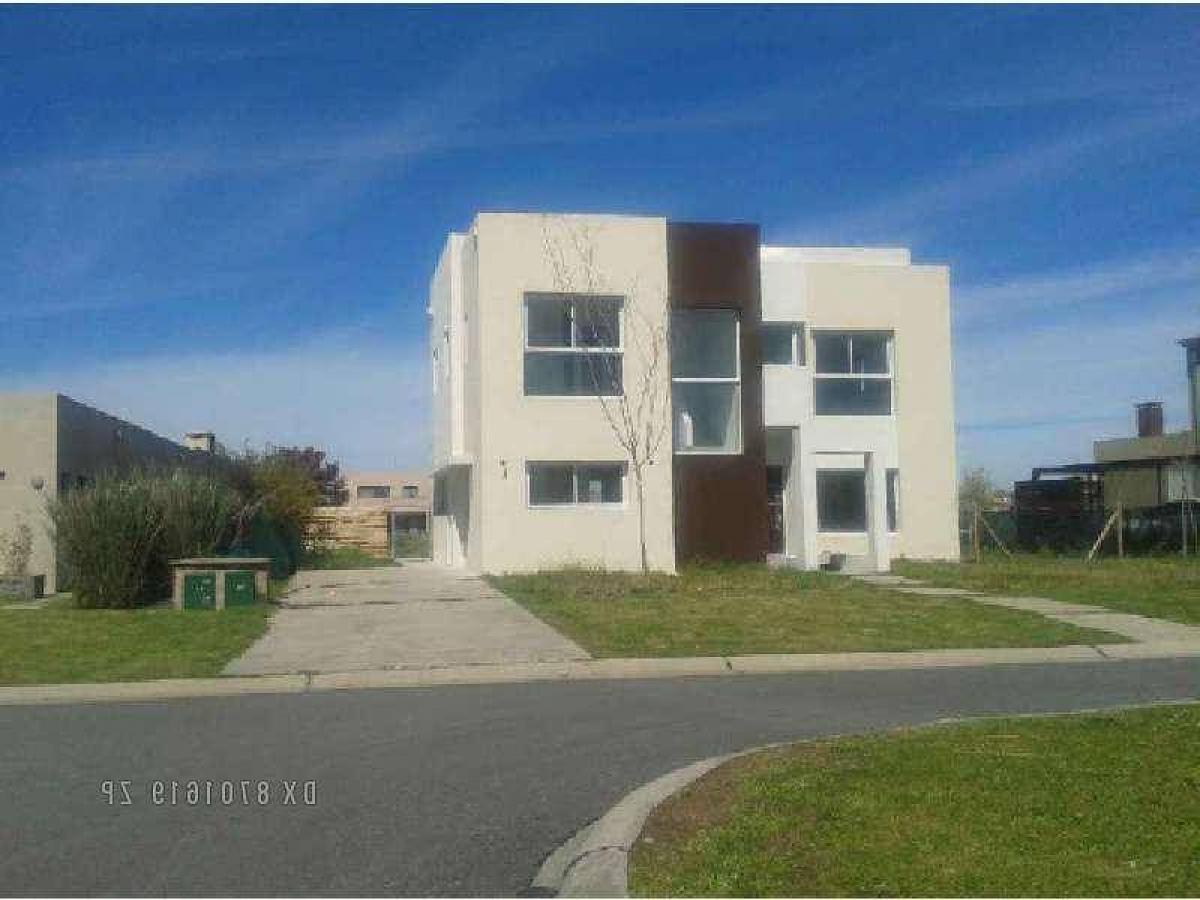 3 bedrooms House in Tigre, Argentina No. 81192