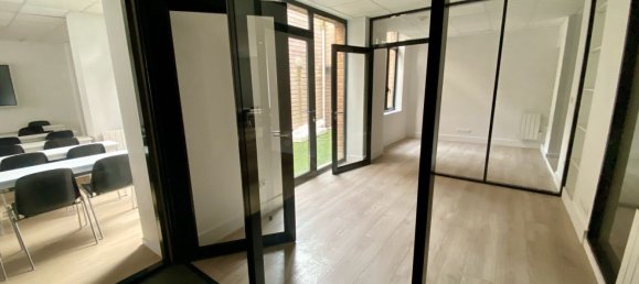 375m² Commercial property in Lille, France No. 55282 2