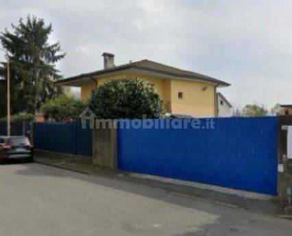 3 rooms Warehouse in Opera, Italy No. 317973