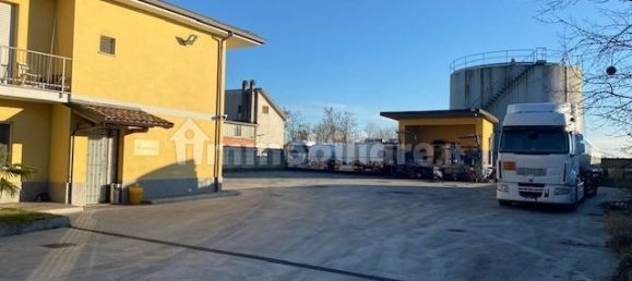 3 rooms Warehouse in Opera, Italy No. 317973 2