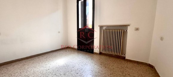 Apartamento de 3 dormitorios en Reggio Emilia, Italy No. 277367 2