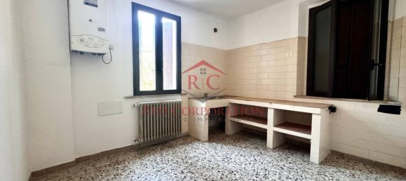 Apartamento de 3 dormitorios en Reggio Emilia, Italy No. 277367 4