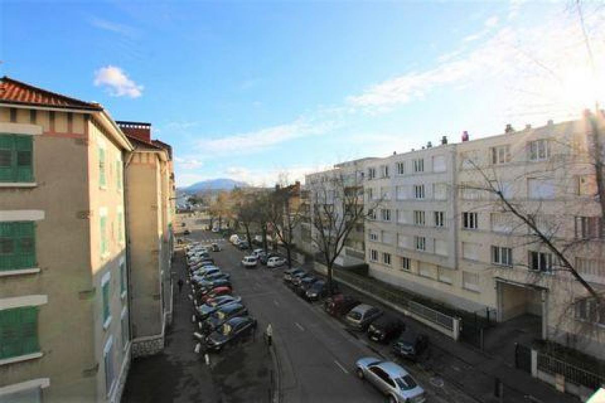 Кондоминиум  с 2 спальнями в Гренобль, Франция № 24433