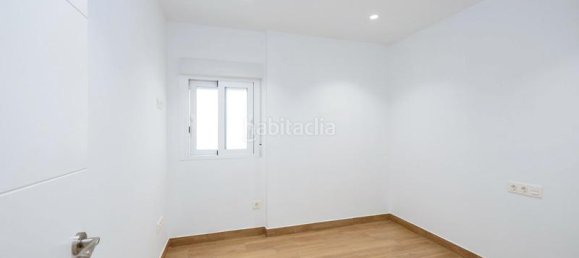 3 bedrooms Apartment in Granada, Spain No. 168191 7