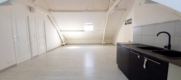 2 bedrooms Apartment in Dreux, France No. 101819 2