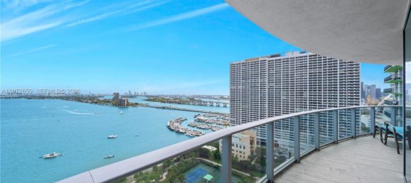 3 chambres propriété commerciale à vendre à Miami, Miami-Dade, Florida, USA № 615462 2