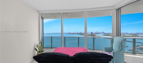 3 chambres propriété commerciale à vendre à Miami, Miami-Dade, Florida, USA № 615462 13