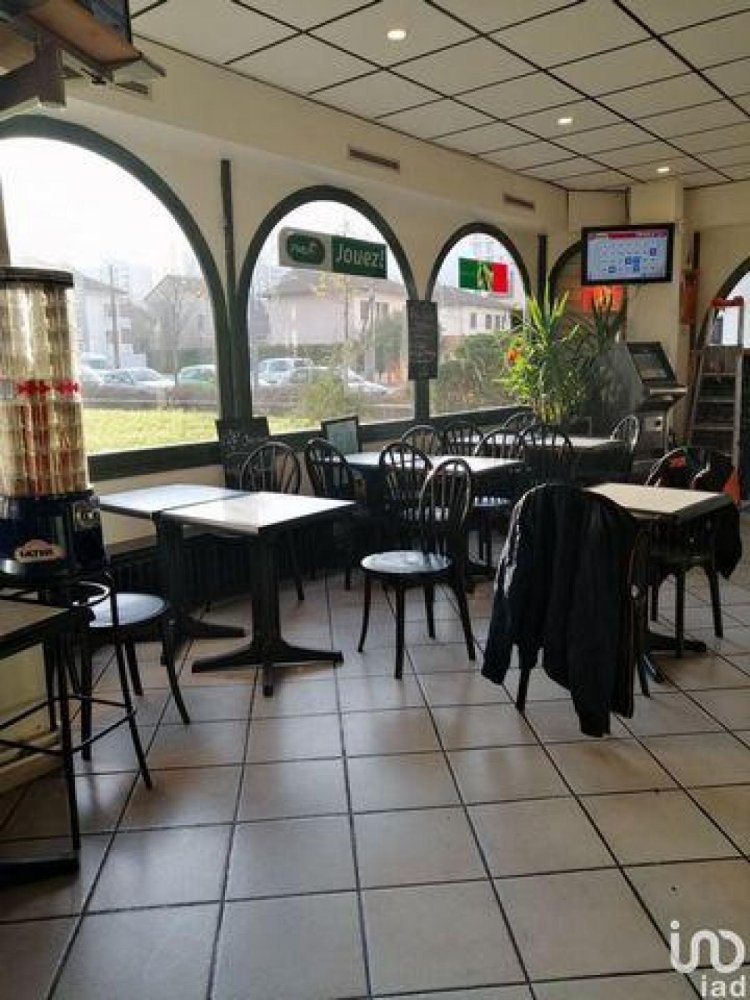 Escritório em Grenoble, France 130 m² N.º 21386