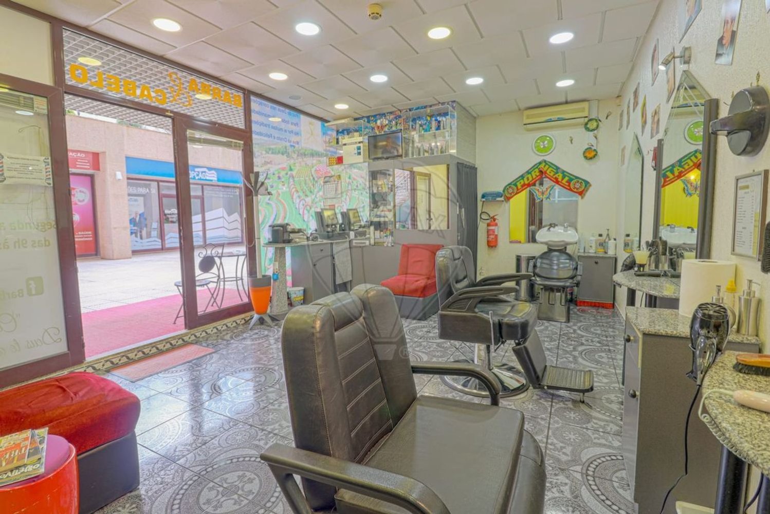 Entrepôt à Vila Nova de Gaia, Portugal 52m² No. 43434