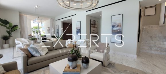 Villa de 4 dormitorios en Abu Dhabi, UAE No. 50407 6