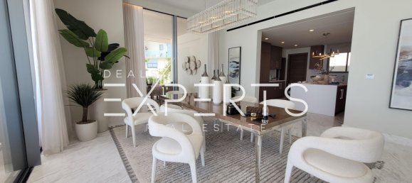 Villa de 4 dormitorios en Abu Dhabi, UAE No. 50407 5