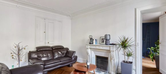 3 bedrooms Apartment in Paris, France No. 121700 4