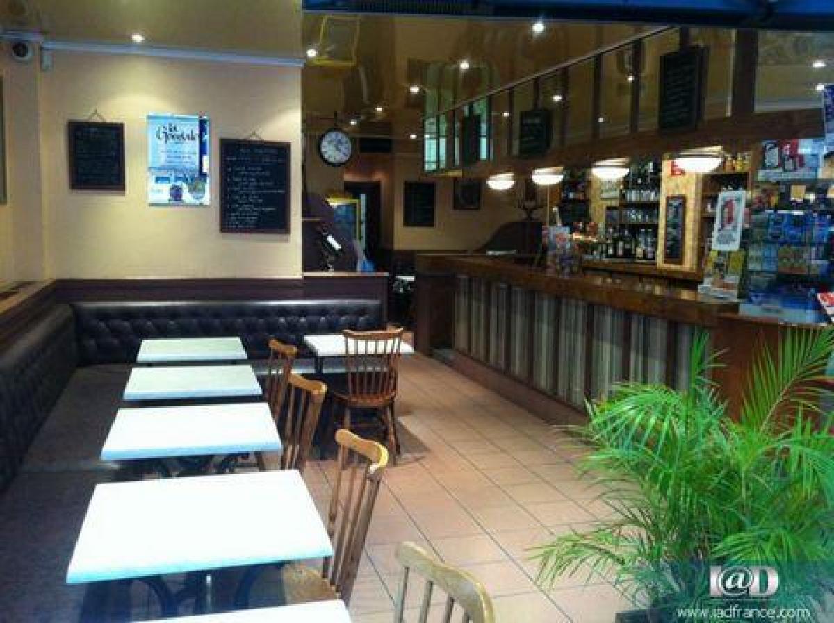 150m² Factory in Melun, France No. 19772