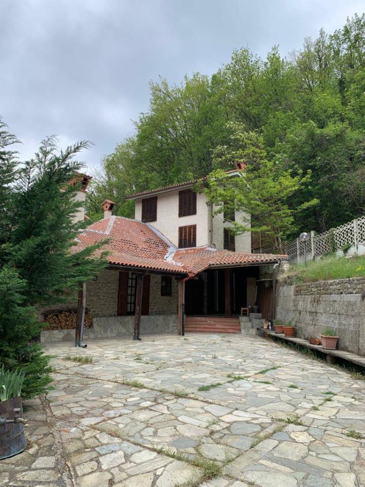 Casa de 20 habitaciónes en Pezzolo Valle Uzzone, Italy No. 114883