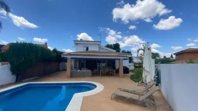 4 bedrooms House in La Pobla de Vallbona, Spain No. 135321