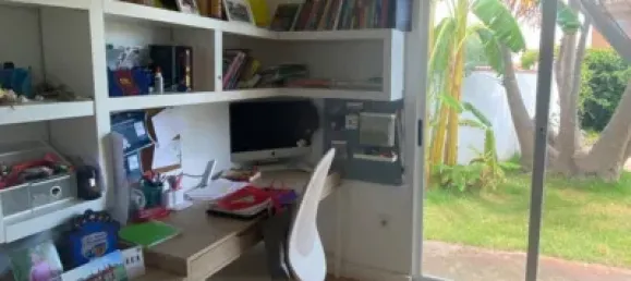 4 bedrooms House in La Pobla de Vallbona, Spain No. 135321 2