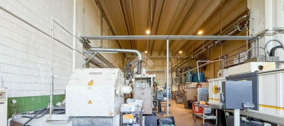 1000m² Warehouse in Bulciago, Italy No. 365544 4