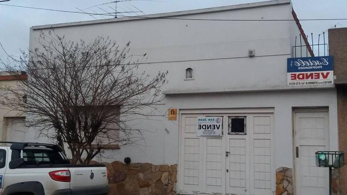 3 bedrooms House in Mar del Plata, Argentina No. 83398