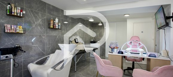 4 bedrooms House in Frans, France No. 362093 6