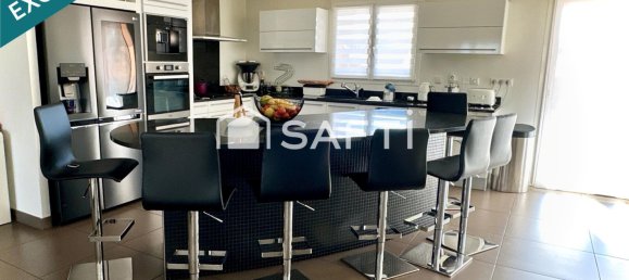 Дом с 5 спальнями в Ле Мартр-д'Артьер, Франция № 208087 5