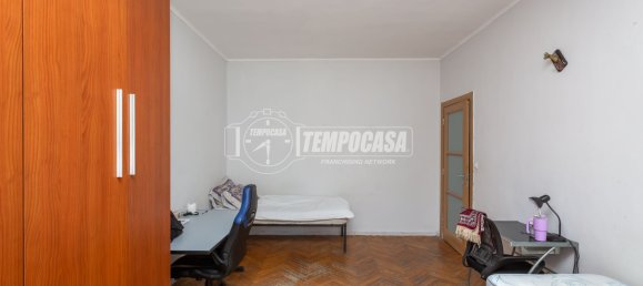3-salle Appartement à Moncalieri, Italy No. 305176 2
