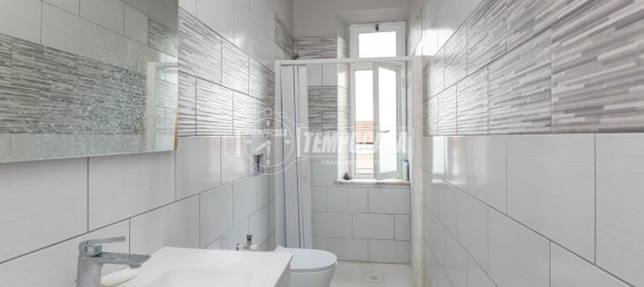 3-salle Appartement à Moncalieri, Italy No. 305176 8