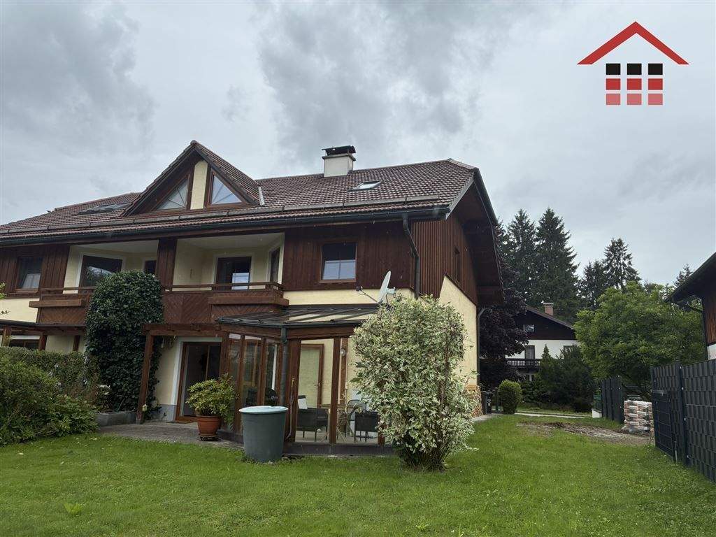 Adosado de 5 habitaciónes en St. Georgen im Attergau, Austria No. 201377