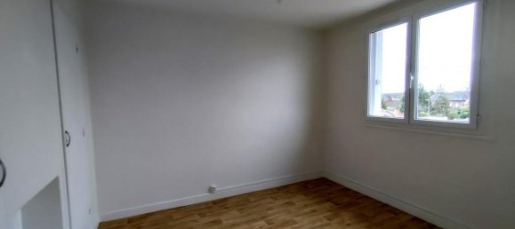 Квартира с 3 спальнями в Нуайон, Франция № 66267 4