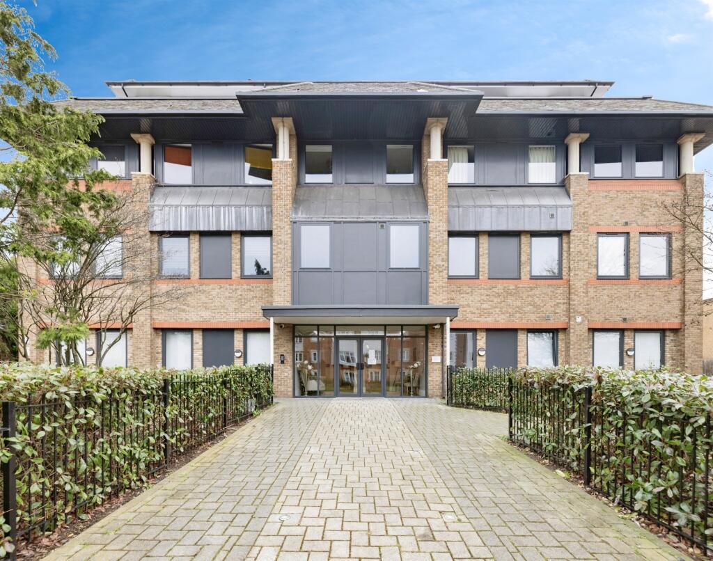 1 bedroom Apartment in Bushey, United Kingdom No. 6240