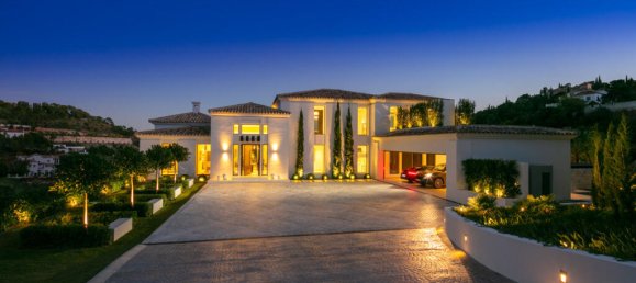 5 bedrooms Villa in Marbella, Spain No. 31770 18