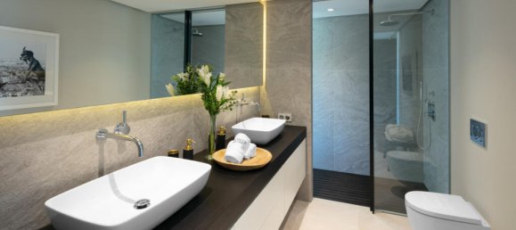 5 bedrooms Villa in Marbella, Spain No. 31770 9