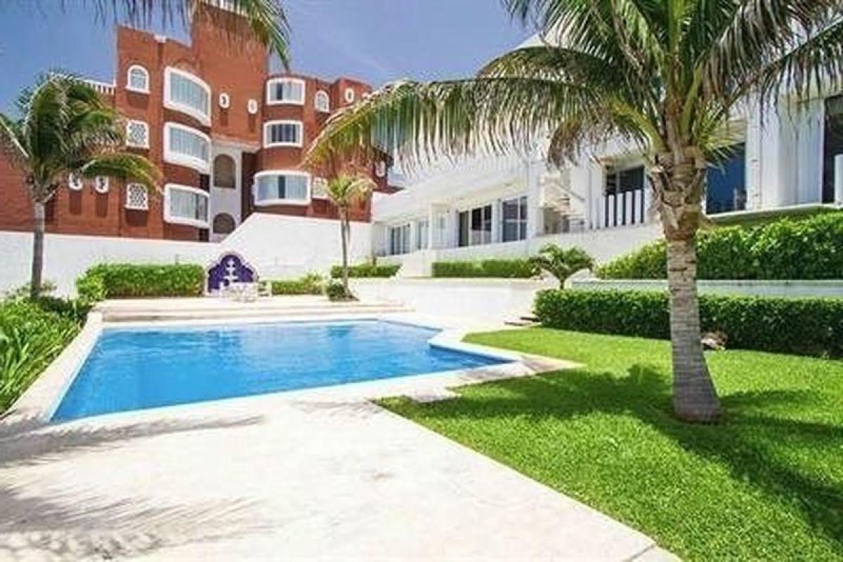 7 bedrooms House in Mexico No. 174126