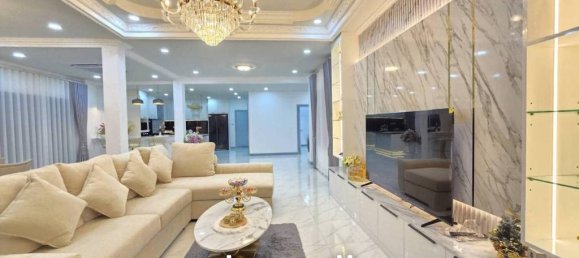 6 bedrooms Villa in Bang Lamung, Thailand No. 27297 2