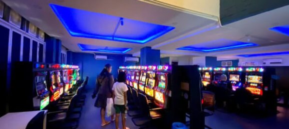 324m² House in District 7, Vietnam No. 7479 2