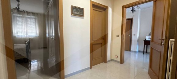 3-salle Appartement à Bari, Italy No. 17273 19