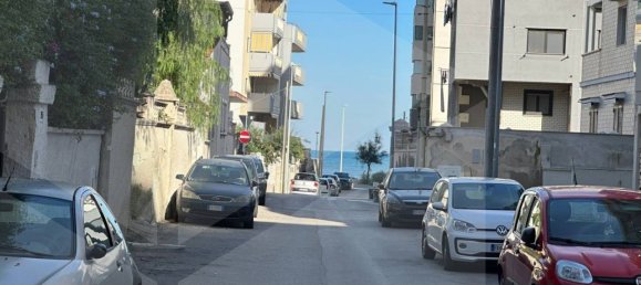 3-salle Appartement à Bari, Italy No. 17273 28