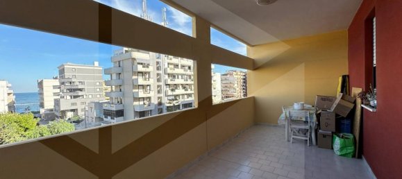 3-salle Appartement à Bari, Italy No. 17273 3