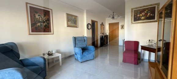 3-salle Appartement à Bari, Italy No. 17273 9
